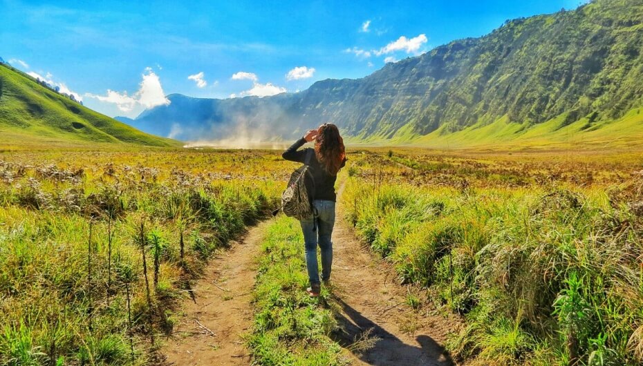 Tempat Wisata Bukit Teletubies Paket Wisata bromo 2 Hari 1 Malam Murah 2022