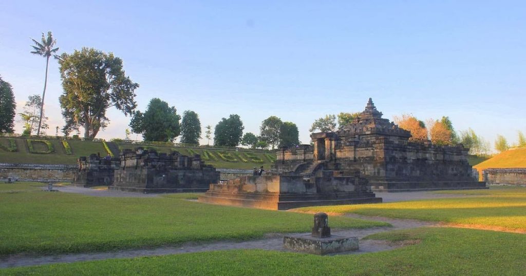 Tempat Wisata Candi Sambisari Paket Wisata Jogja 4 Hari 3 Malam Sri Gethuk