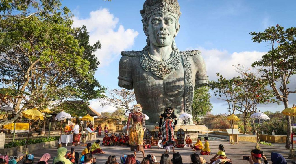 Tempat Wisata Garuda Wisnu Kencana (GWK) Paket Tour Bali 5 Hari 4 Malam