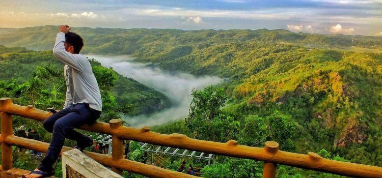 Harga Paket Wisata Jogja 1 Hari Sunrise Mangunan, Pinus Asri, Tebing Breksi, Wisata Candi Ijo 2022 Murah