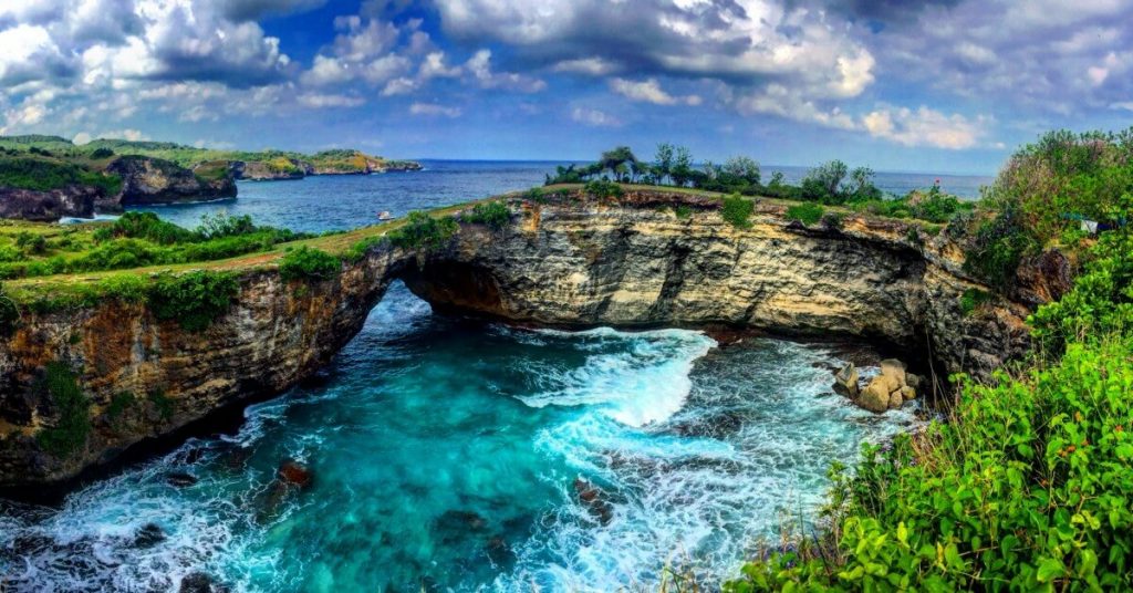 Tempat Wisata Broken Beach - Paket Nusa Penida 2 Hari 1 Malam: